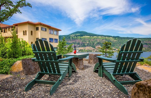 Hood River Condo | Elegant 1-3 Bedroom Condominium with Spa and Hot Tub
