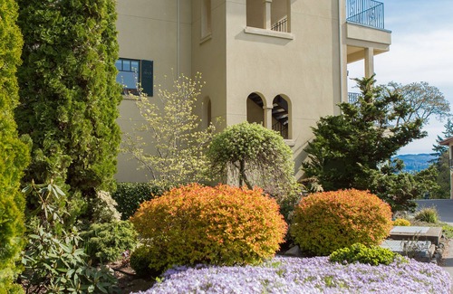 Hood River Condo | Elegant 1-3 Bedroom Condominium with Spa and Hot Tub