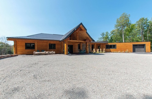 Severn Cottage | Luxurious Cottage! Private Beach!