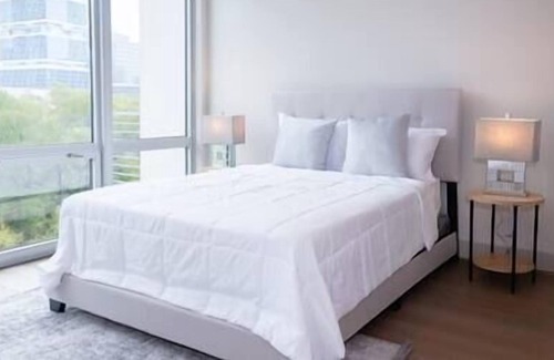 Uptown Apartment | Luxurious & cozy 2bedroom/2bath apt (Victory park)