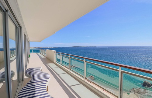 Cannes La Bocca Apartment | Elegant Sea View Apartment with Breakfast & Family Amenities