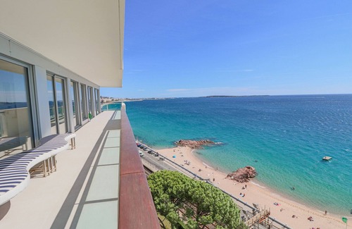 Cannes La Bocca Apartment | Elegant Sea View Apartment with Breakfast & Family Amenities