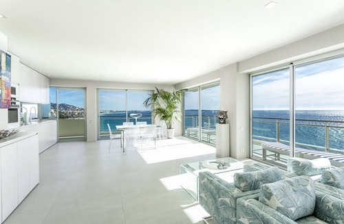 Cannes La Bocca Apartment | Elegant Sea View Apartment with Breakfast & Family Amenities