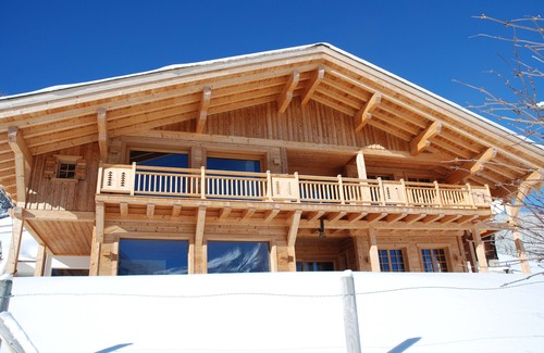 Goldswil House | Luxurious design Chalet with stunning views in Grindelwald - full privacy!