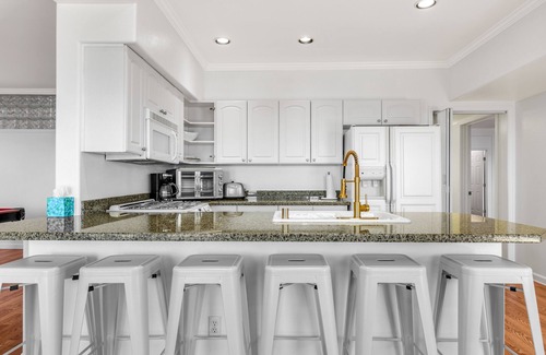 Blaine House | Pet-Friendly Water-View Retreat with Private Beach Access
