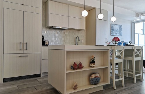 East Village Apartment | Premier Downtown 2BR Apartment with Spa & Hot Tub Access