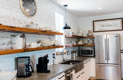 Sheridan Condo | Downtown Loft: Family-Friendly Retreat with Breakfast Included