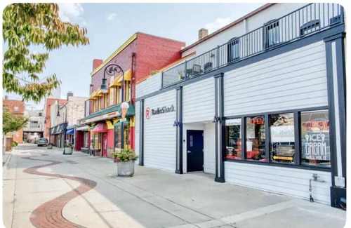 Owosso Apartment | Top-Rated Downtown Owosso Loft with Family-Friendly Amenities