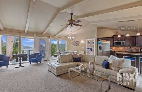Coeur d'Alene House | Elegant Echo Bay Retreat with Hot Tub and Lake Views