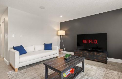 Southwest Edmonton House | Comfortable Stay with AC, Private Office & Garage Parking