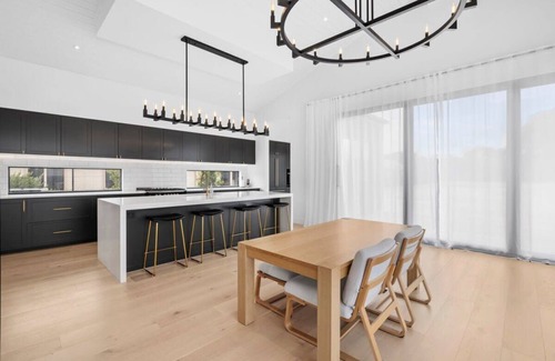 Bellbrae House | Elegant Estate Just 10 Minutes from Torquay Beaches