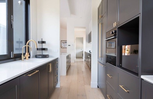 Bellbrae House | Elegant Estate Just 10 Minutes from Torquay Beaches