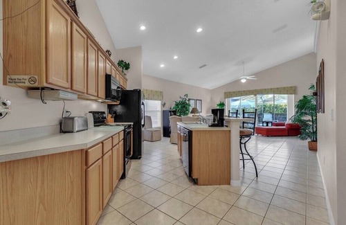 Four Corners Villa | Exclusive Executive Villa with Private Pool Near Disney