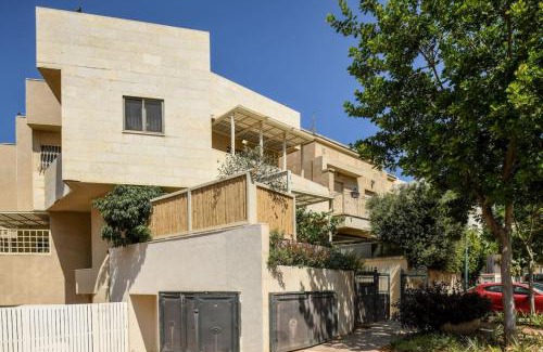 Netanya Apartment | Family-Friendly Coastline Triplex in Netanya by Sea N' Rent