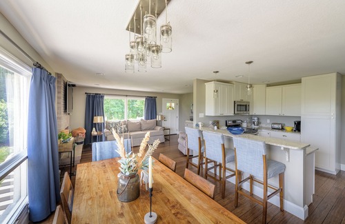 Leicester House | Secluded Country Farm Home with Hot Tub and Outdoor Space