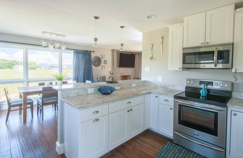 Leicester House | Secluded Country Farm Home with Hot Tub and Outdoor Space