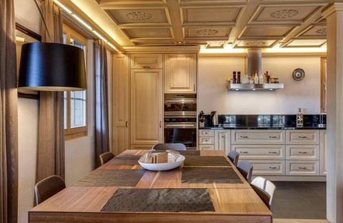 Saanen Apartment | Elegant Retreat with Jacuzzi, Sauna & Spa Amenities