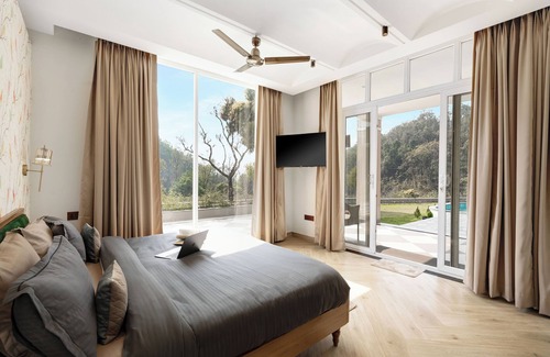 Dehradun Resort | Luxurious forest view quaint resort 10 bedrooms in charming Rishikesh