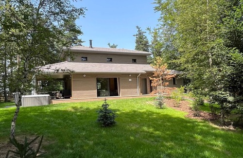 Le Chambon-sur-Lignon Cottage | Family-Friendly Gite Le Chambon-sur-Lignon with Pool & Spa