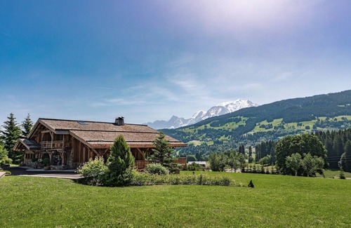Demi-Quartier Villa | Elegant French Chalet with Spa & Pet-Friendly Amenities