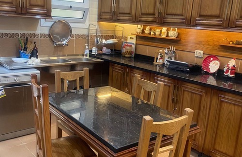 Al-Waili Villa | Modern Villa with Spa, Hot Tub & Family-Friendly Comfort