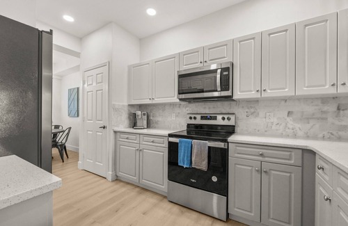 Naples Condo | Exclusive Golf Condo with Resort Pool & Prime Amenities
