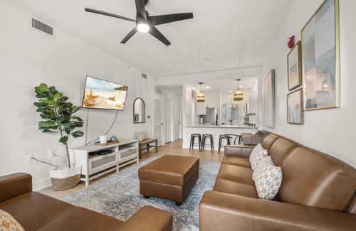 Naples Condo | Exclusive Golf Condo with Resort Pool & Prime Amenities