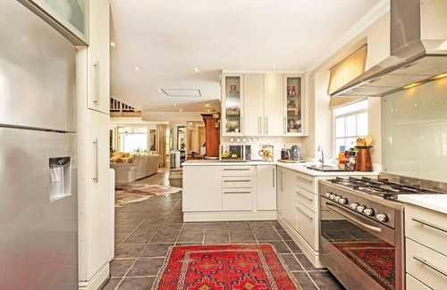 Stellenbosch House | Elegant Golf Estate Retreat with Family-Friendly Amenities