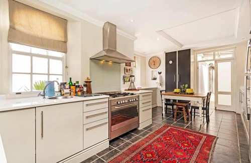 Stellenbosch House | Elegant Golf Estate Retreat with Family-Friendly Amenities