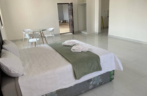 Lusaka House | Elegant Guest House in Ibex Meanwood, Lusaka for Families