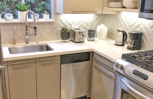 Melrose House | Top-Rated Guesthouse in West Hollywood with Family Amenities