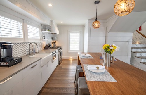 Nantucket Town Cottage | Charming "Lilly" Cottage with Oceanfront Views & Top Ratings