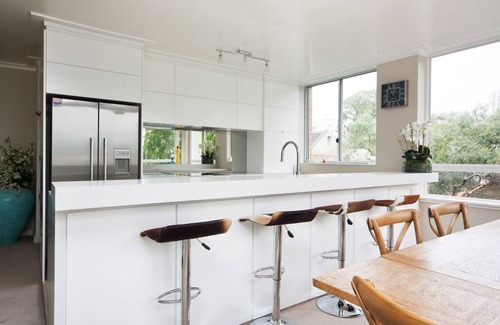 Darling Point Apartment | Elegant Harbour View Apartment near Darling Point Road