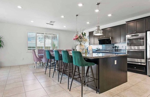Fontana House | Elegant Retreat on Curry Pl with Pet-Friendly Amenities