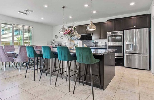 Fontana House | Elegant Retreat on Curry Pl with Pet-Friendly Amenities