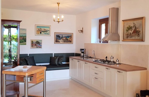 Tignale Villa | Spacious Apartment with Ocean View & Spa - Guest Rated 10/10