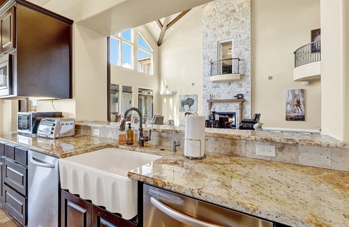 Dripping Springs House | Luxurious Hill Country Retreat w/Pool and Firepit!