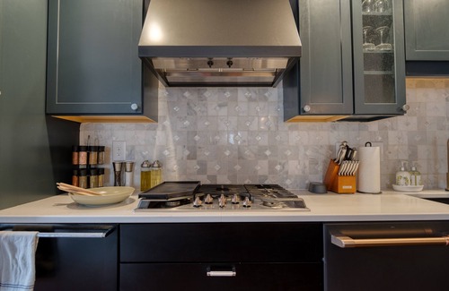 Rapid City House | Historic Comfort at The Barney House with Pool & Breakfast