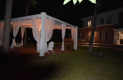 Columbia House | Historic Home in Columbia with Pool and Breakfast Included