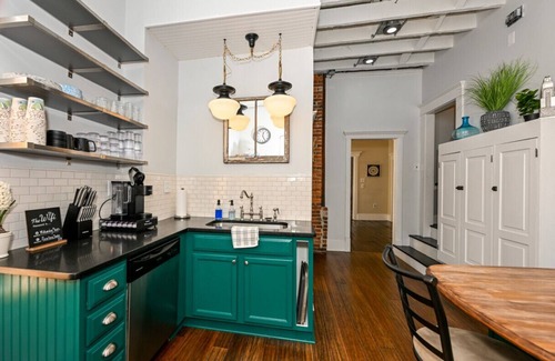 Niles House | Historic Victorian Gem in Warren, OH - Steps to Downtown