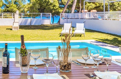 Alcudia House | Elegant Gemelos Holiday Home with Pool & Oceanfront Views