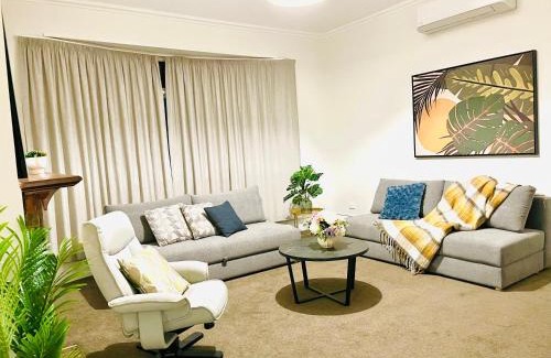 Saint Kilda House | Beautiful Beachside Retreat with Ocean Views & Family Fun