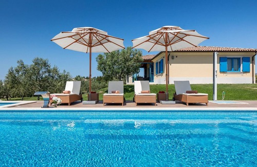 Fazana House | Perfect Family Villa with Oceanfront Views & Top Amenities