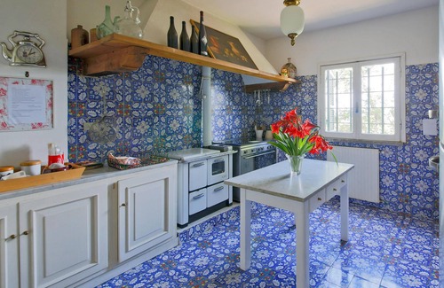 Morlupo House | Inviting 7-Bedroom Retreat in Morlupo RM with Pool & Spa