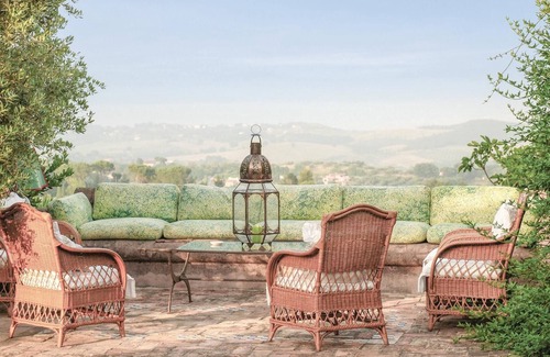 Morlupo House | Inviting 7-Bedroom Retreat in Morlupo RM with Pool & Spa