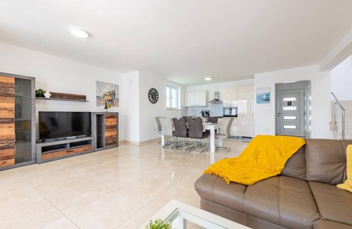 Kolanjski Gajac House | Discover Family Fun at Pag-Novajla with Oceanfront Bliss