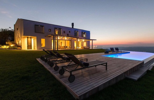 Zamask House | Enchanting Villa Vista: Your Dream Vacation Awaits!