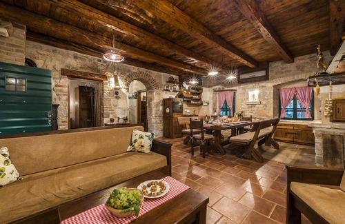 Zemunik Donji House | Spacious 4 Bedroom Getaway in Zemunik with Private Pool