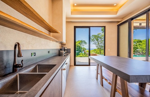 North Pacific Coast House | Beautiful Retreat with Infinity Pool & Ocean Views