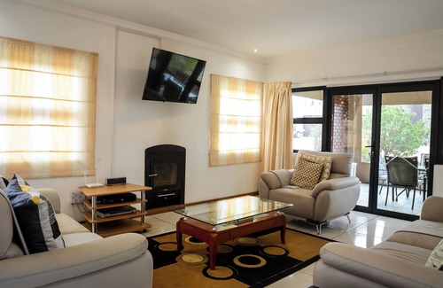 Vredefort House | Elegant Island Retreat with Majestic Vaal River Views